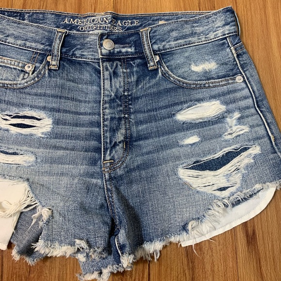 AEO Vintage Hi-Rise Festival Distressed Jean Short - Picture 4 of 13